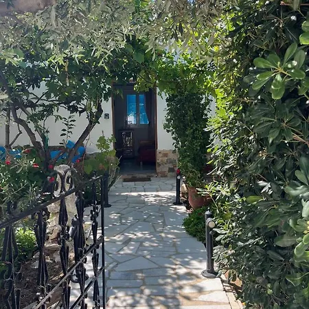 The Garden House * Naxos City